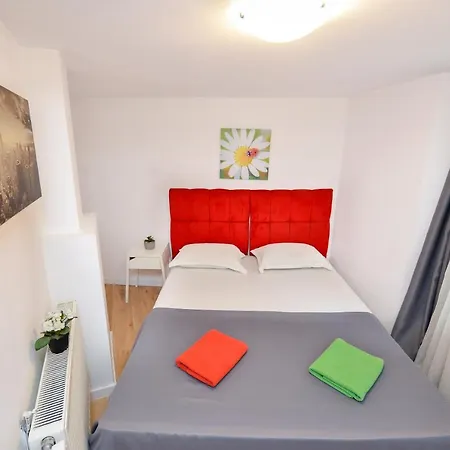 Unirii Square Old Town Apartment Bucharest