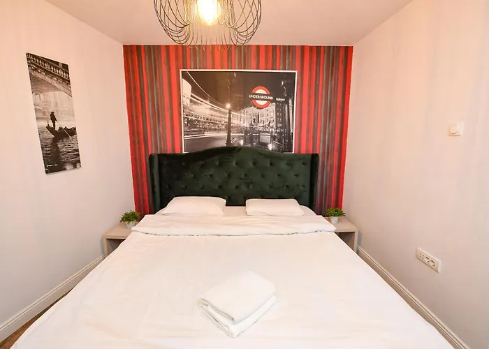 Unirii Square Old Town Апартаменти *